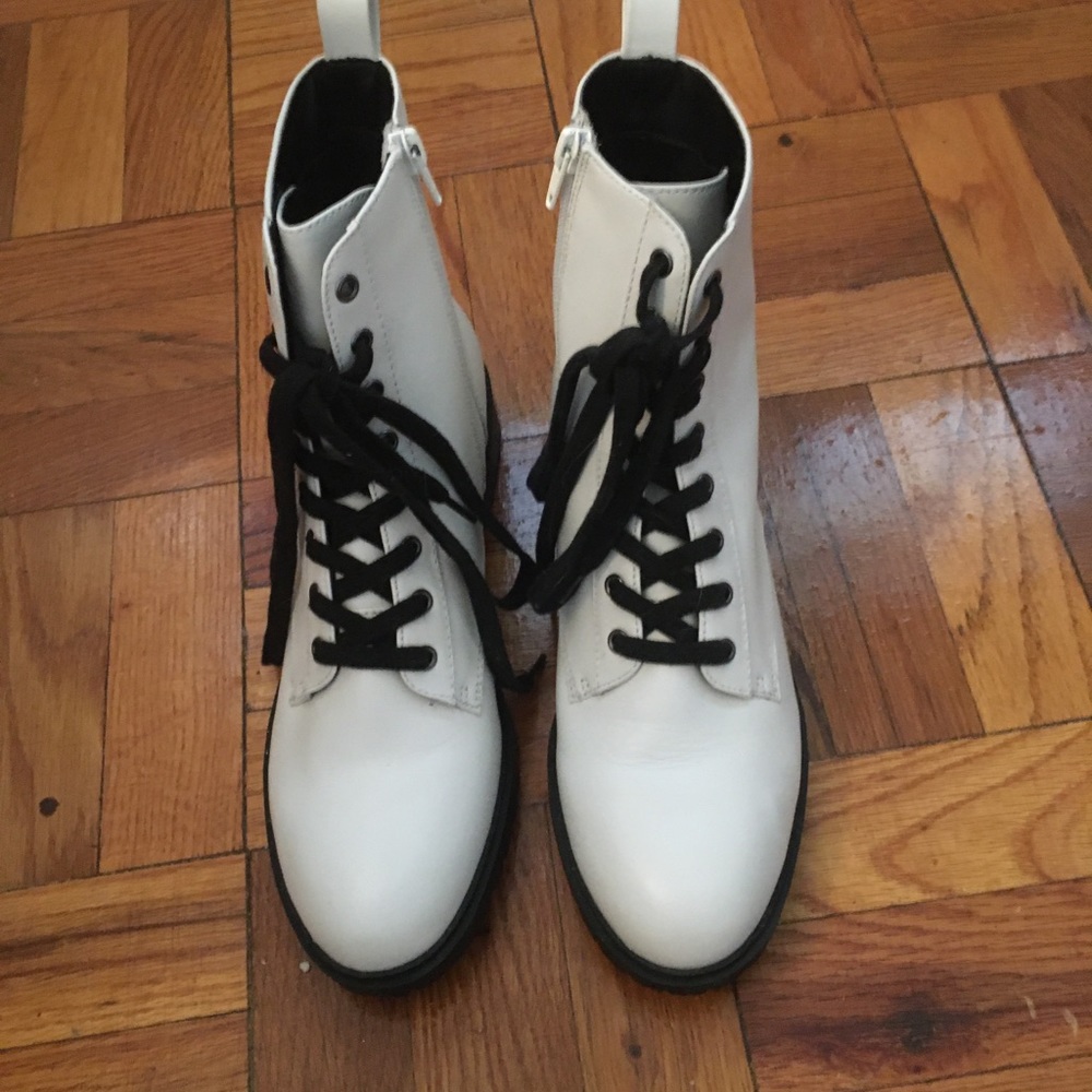 Steve Madden Officer white lace up boots